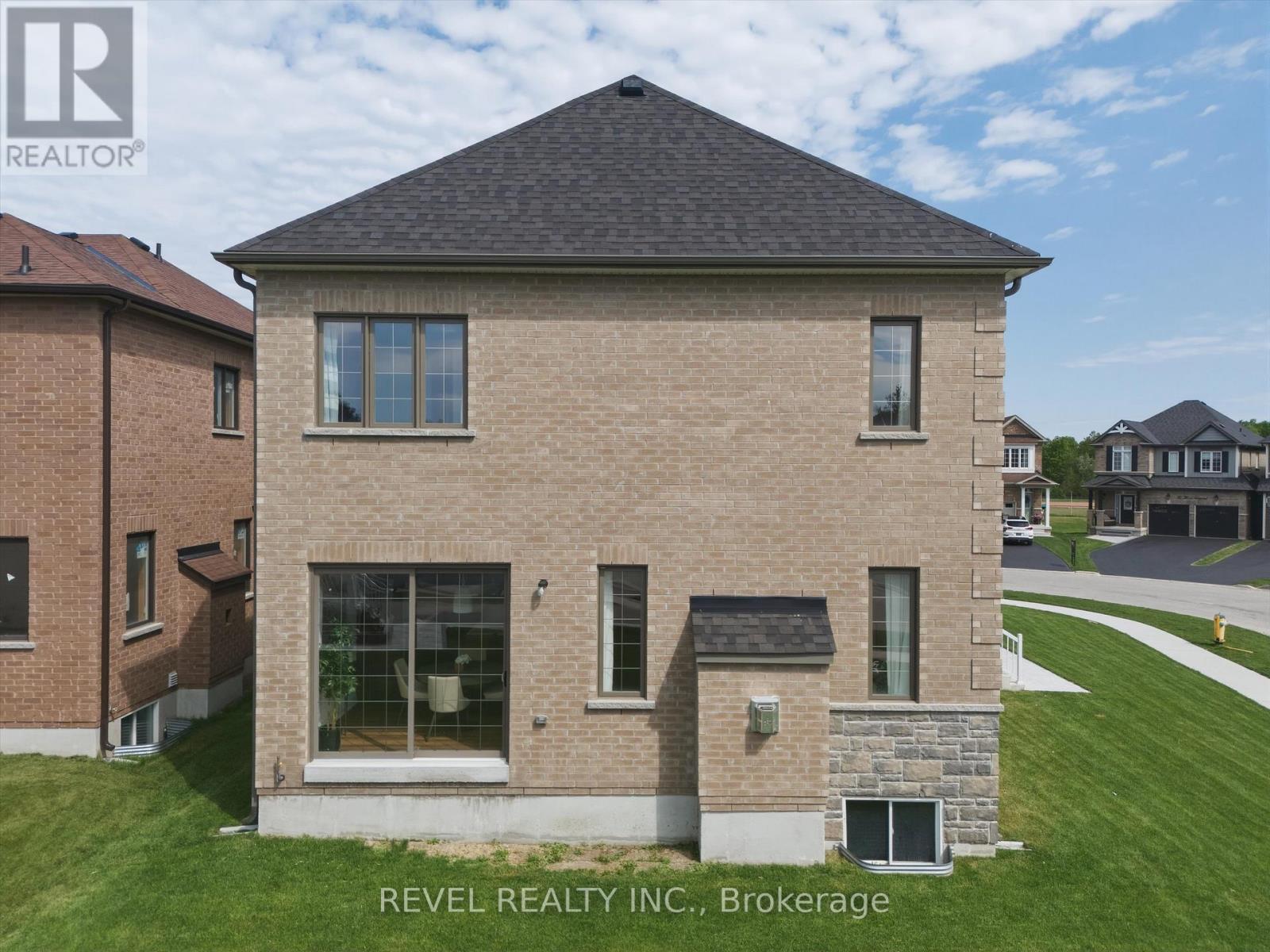 63 WOOD CRESCENT - 47