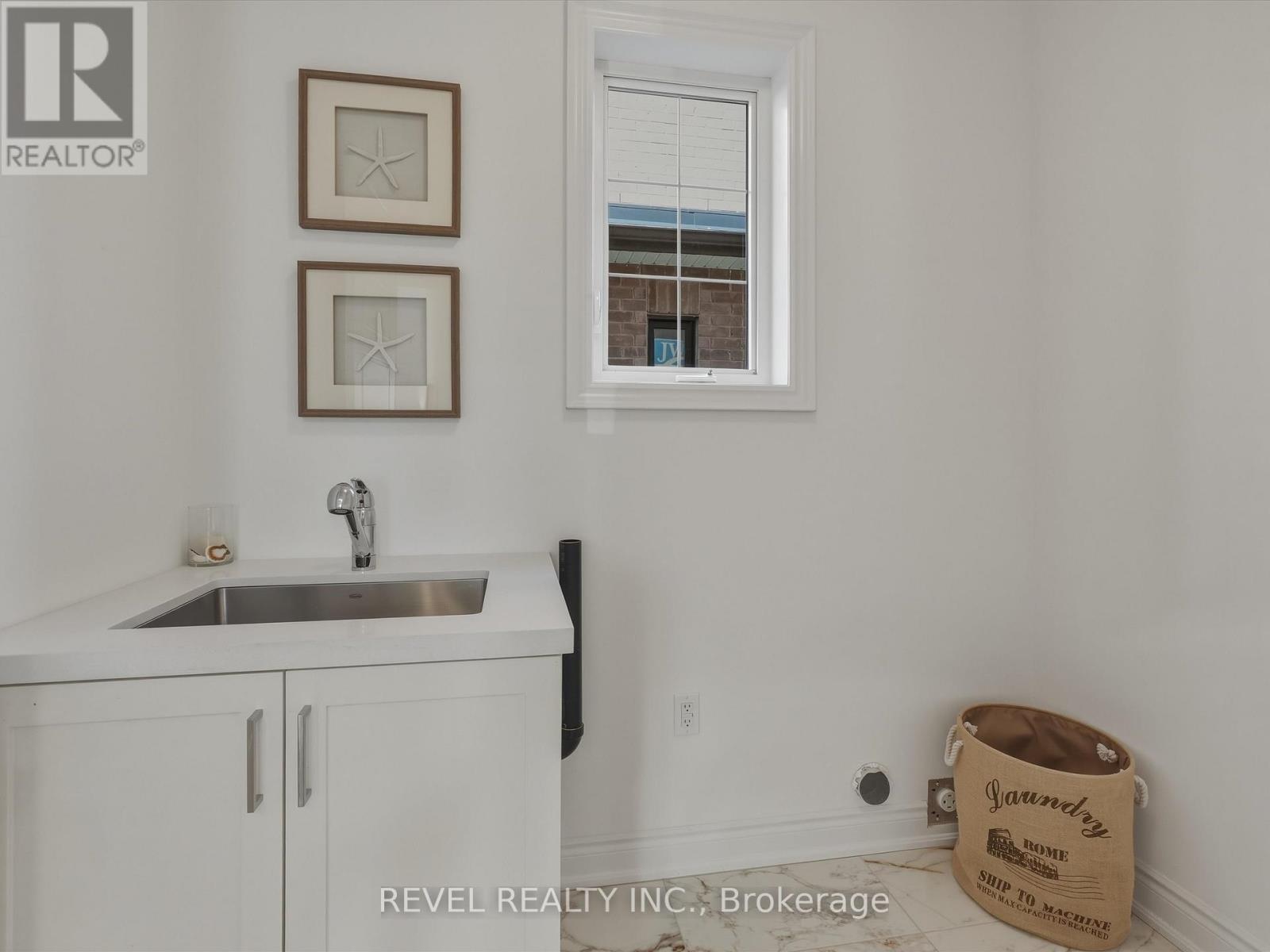 63 WOOD CRESCENT - 24