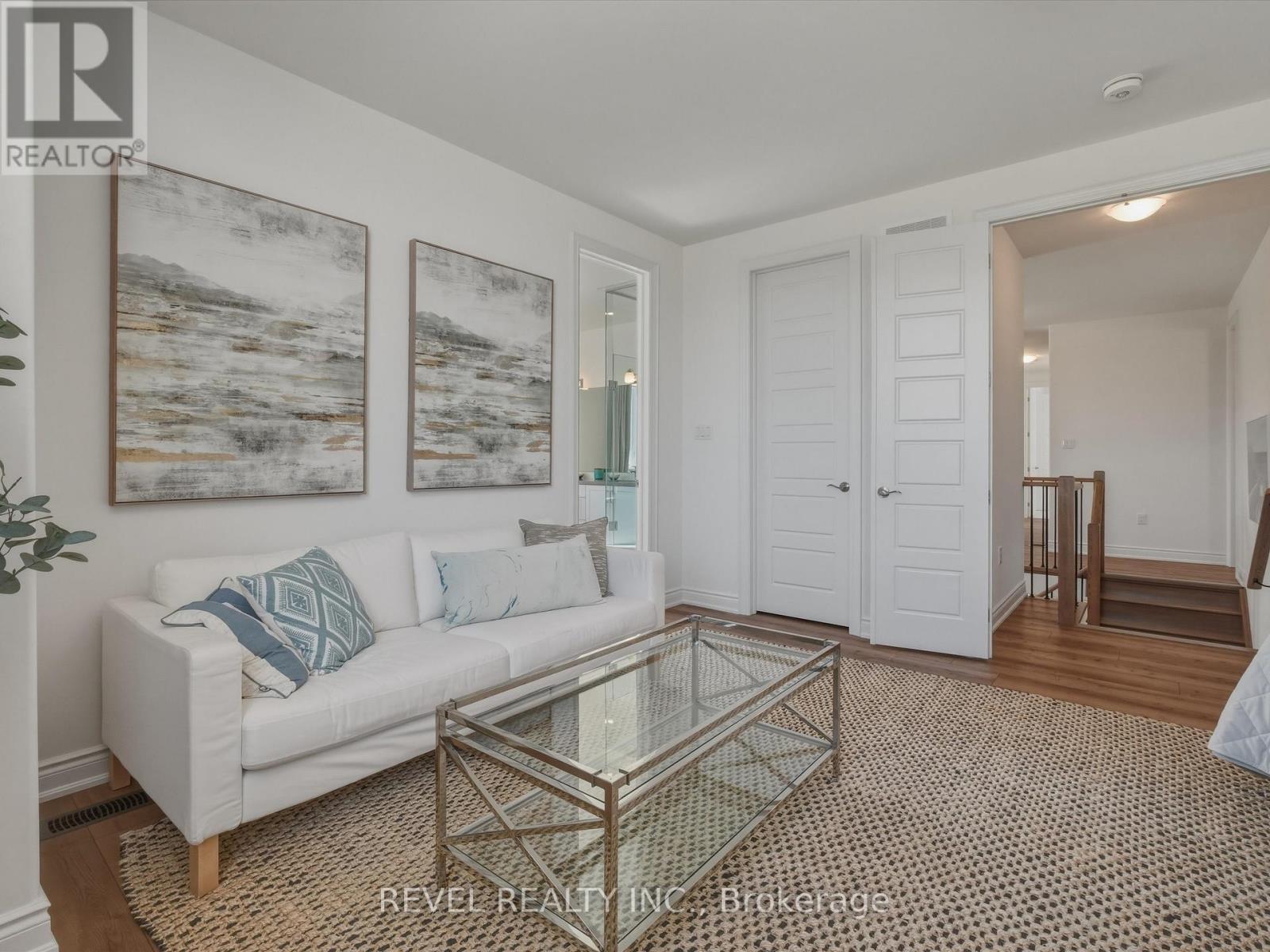 63 WOOD CRESCENT - 28
