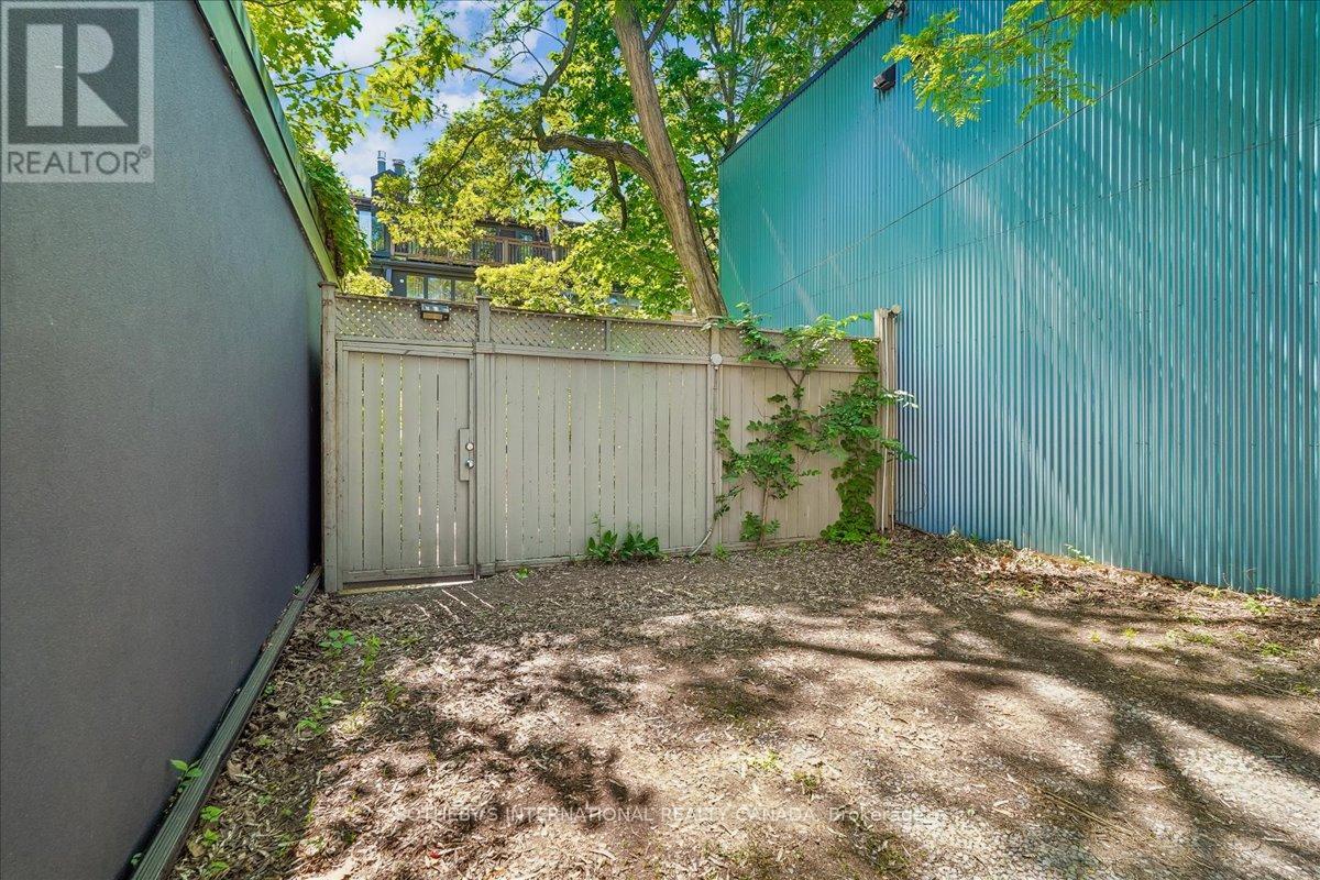9 ROSE AVENUE - 42