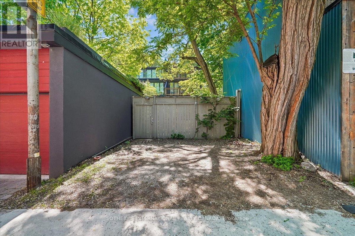 9 ROSE AVENUE - 43