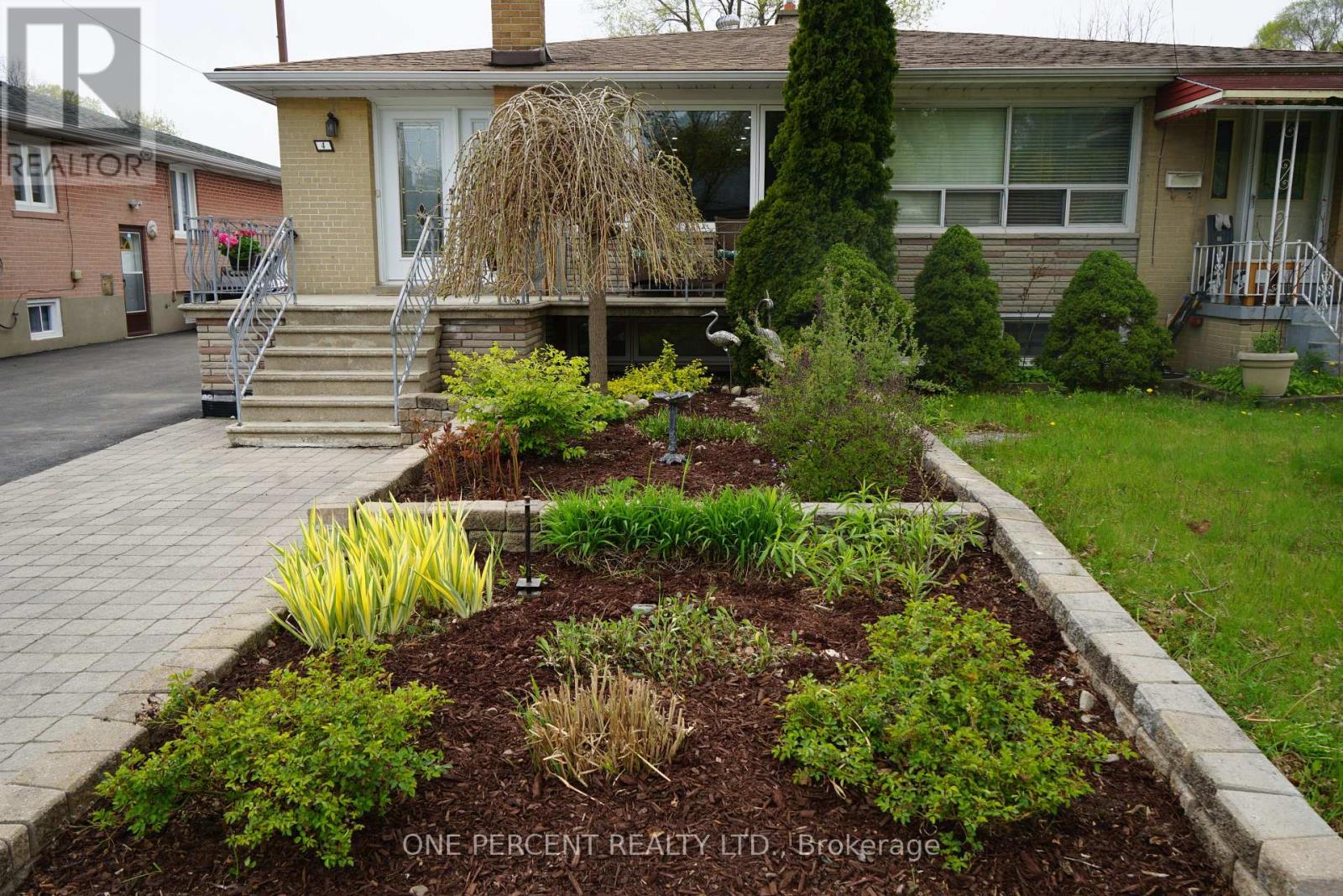 4 CAMEO CRESCENT - 1
