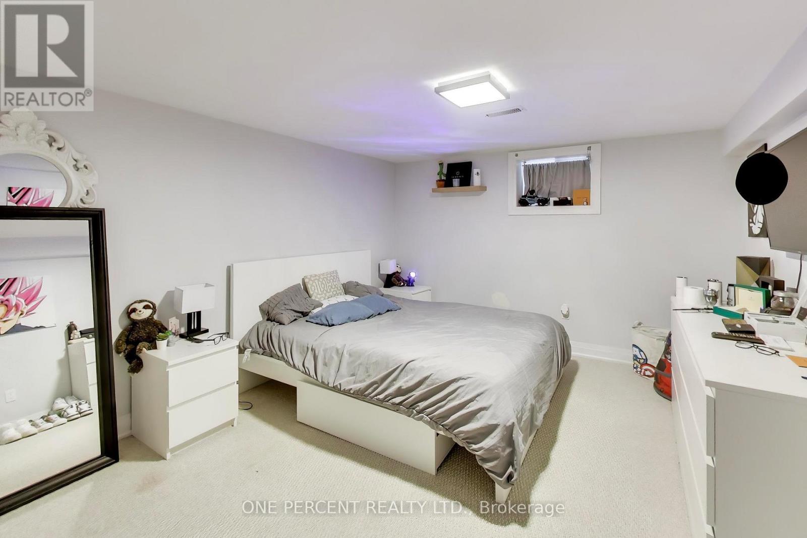4 CAMEO CRESCENT - 30