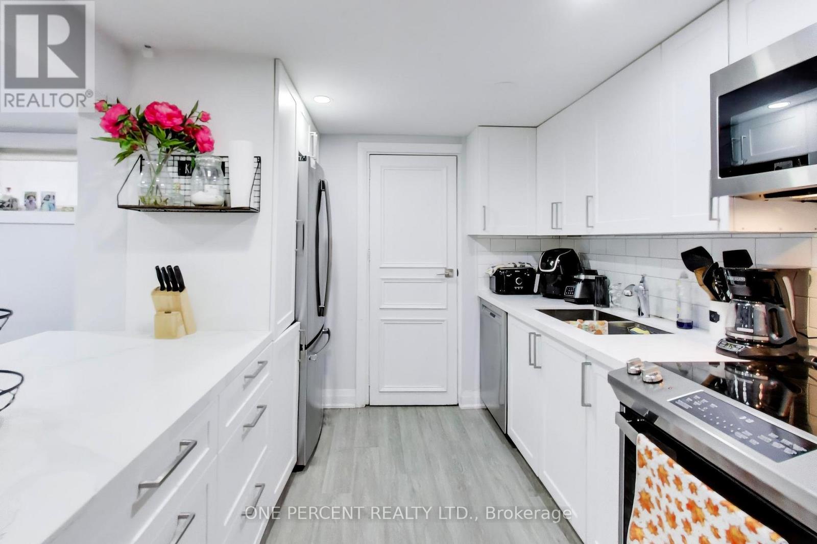 4 CAMEO CRESCENT - 23