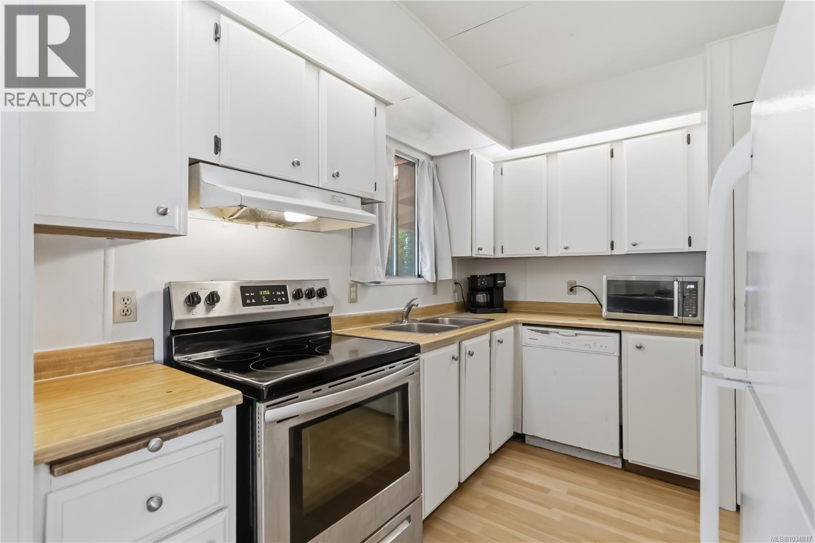 #3 2670 Sooke River Rd - 19