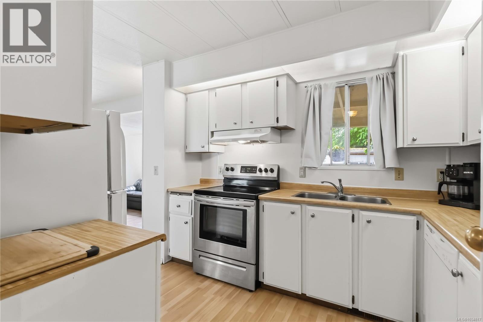 #3 2670 Sooke River Rd - 18