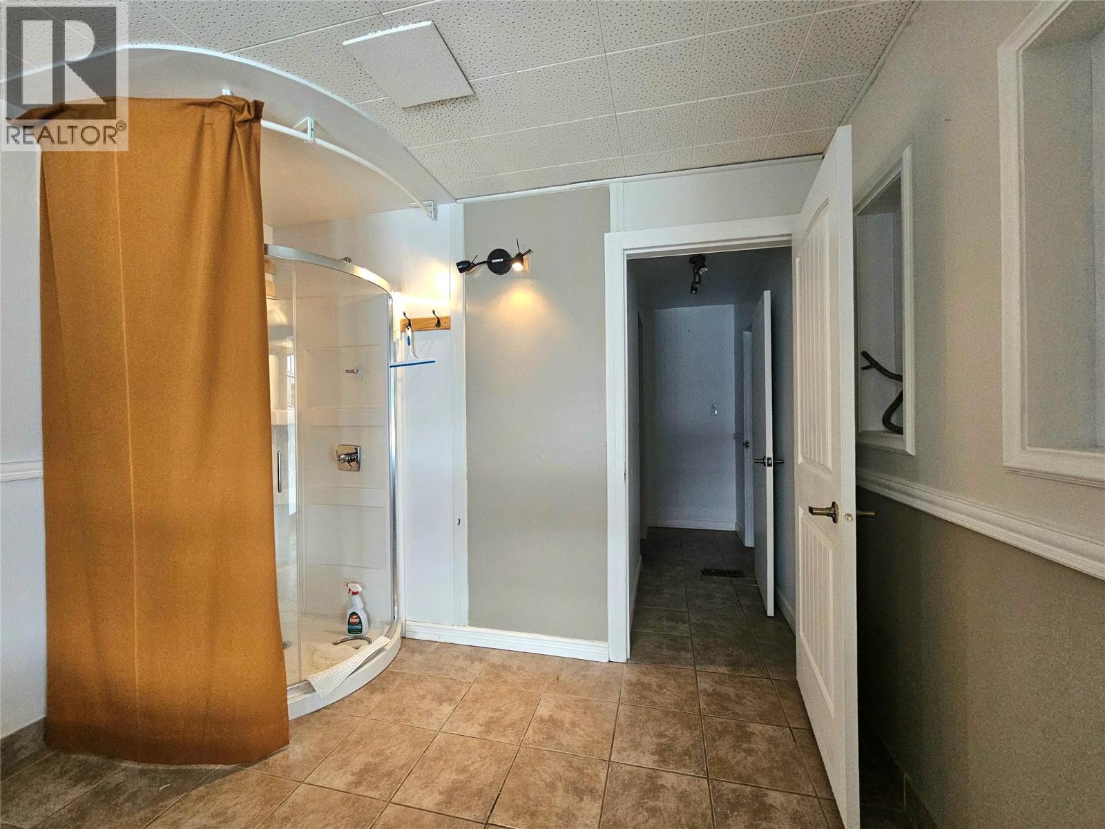 B 545 Lawrence Avenue, Kelowna