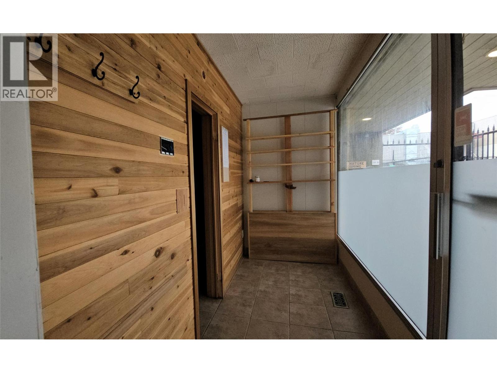 B 545 Lawrence Avenue, Kelowna