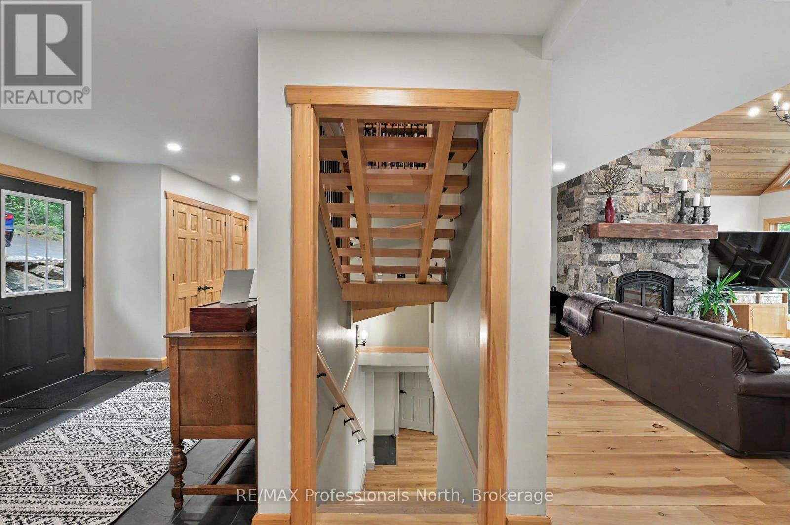 1015 BLUESTONE LANE - 34