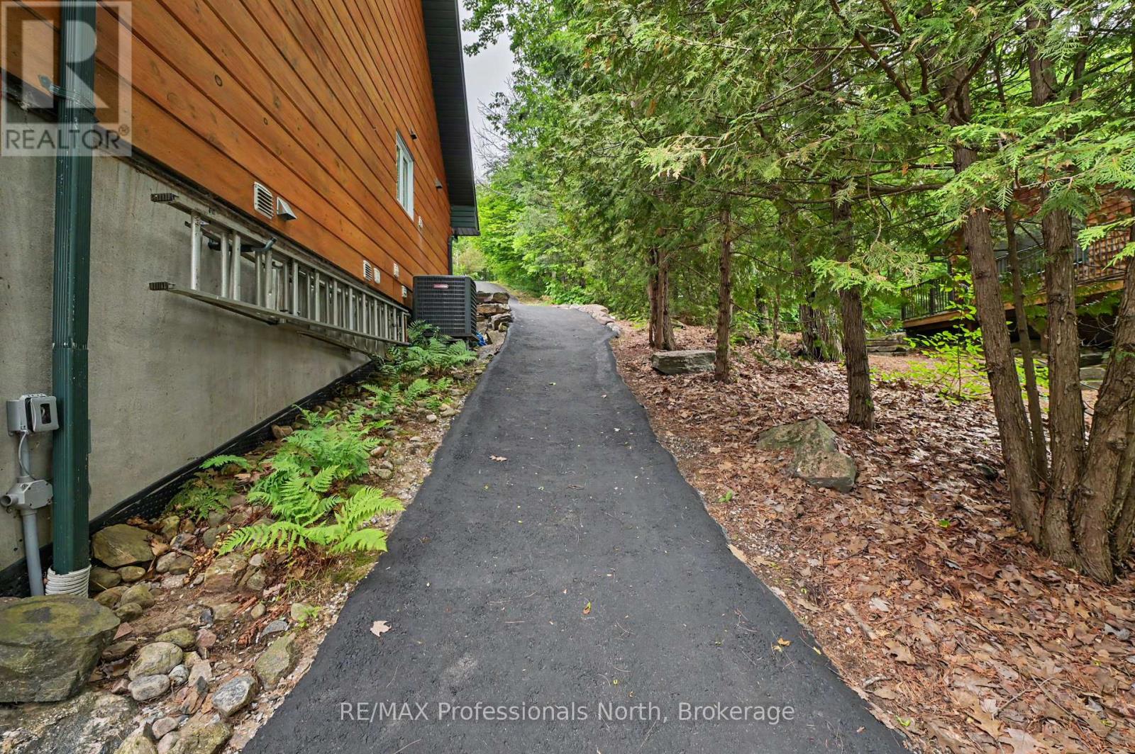 1015 BLUESTONE LANE - 45
