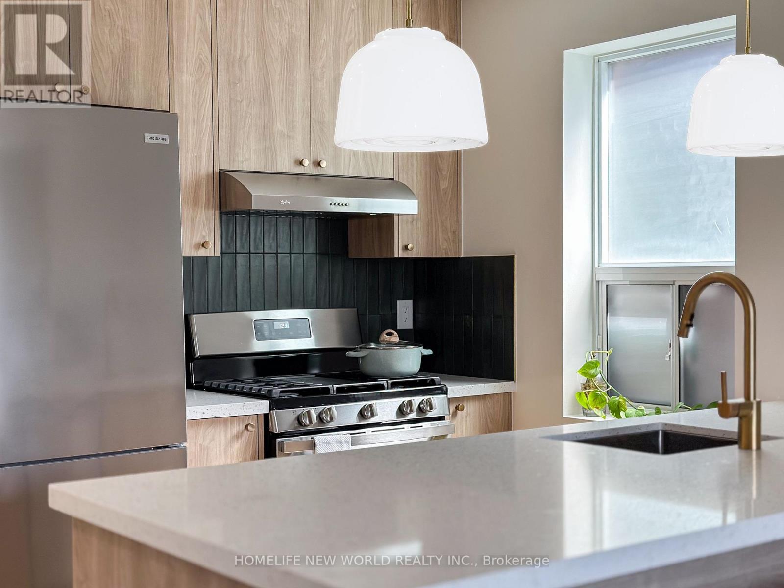 Brand new kitchen w/ quartz counter top & S/S appl