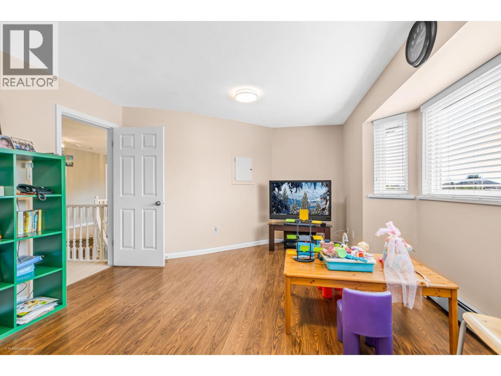6227 CRESCENT PLACE, Delta