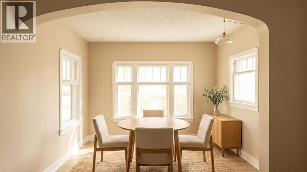 Dining Virtually Staged