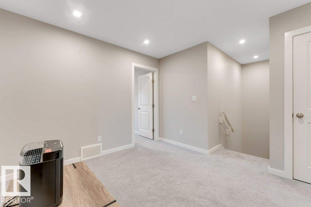 213 CHARLESWORTH DR SW — photo 33