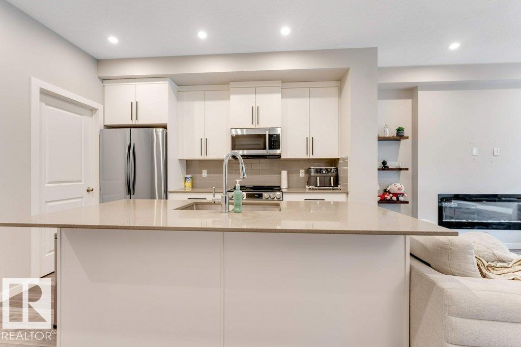 213 CHARLESWORTH DR SW — photo 8
