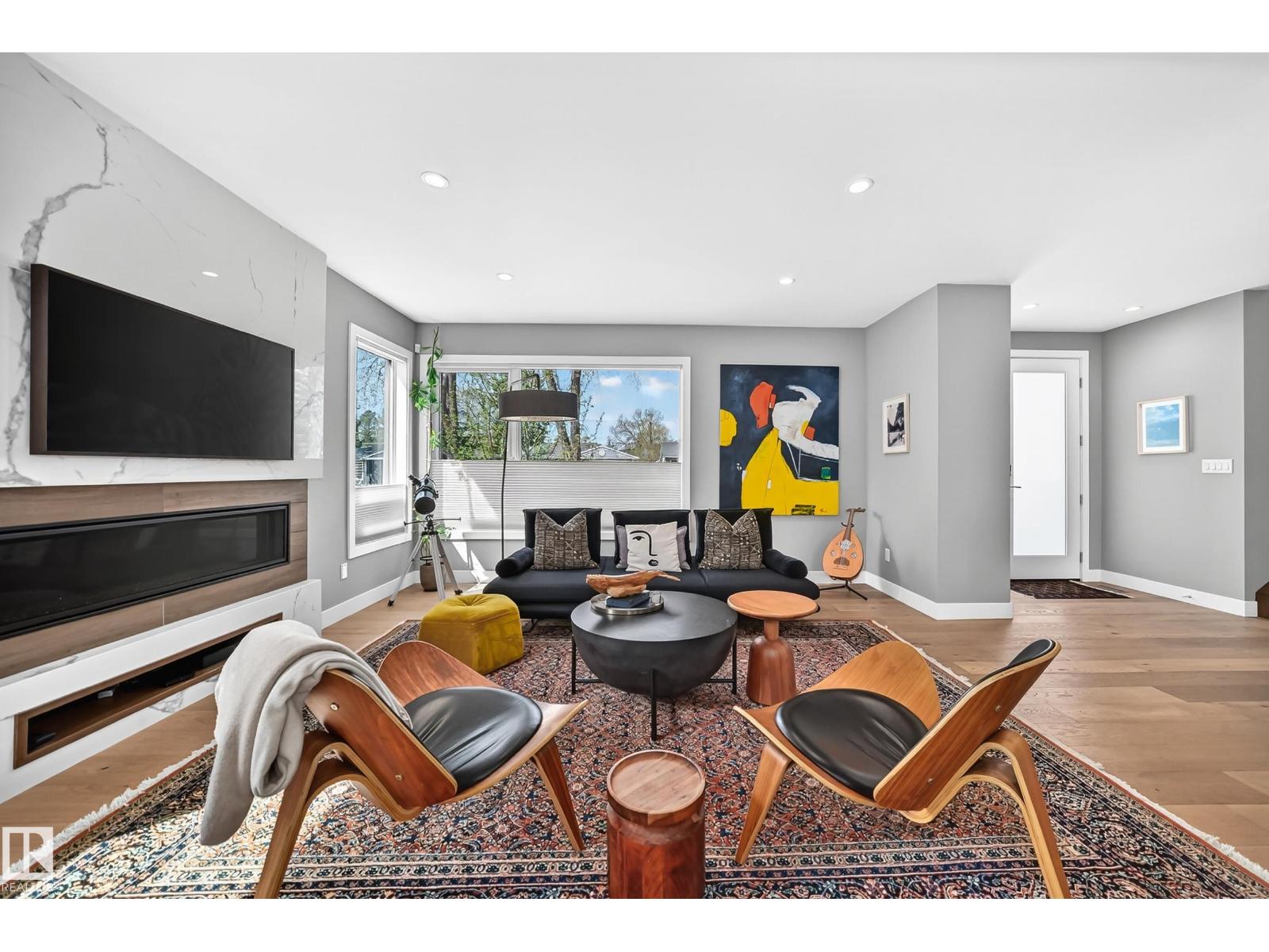 9235 148 ST NW - 8