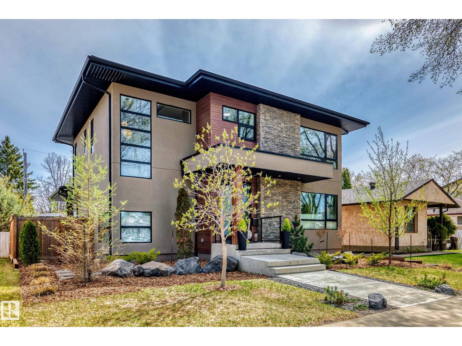 9235 148 ST NW - 2