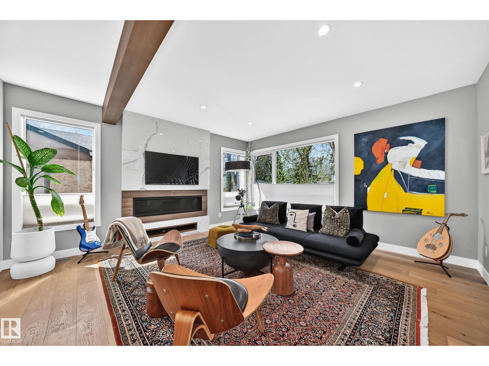 9235 148 ST NW - 9