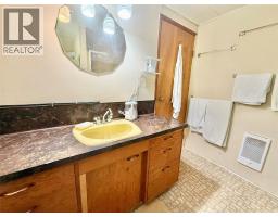189 Alpine Road, Christina Lake, BC V0H1E1 Photo 17
