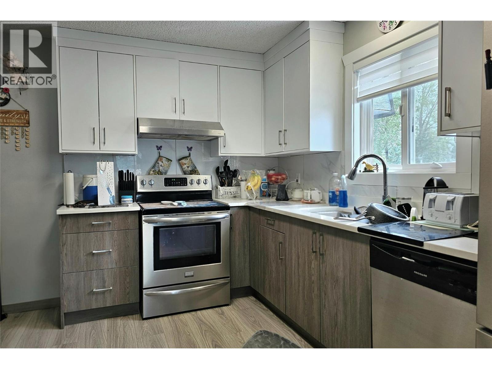1635-1637 Findlay Road - 30