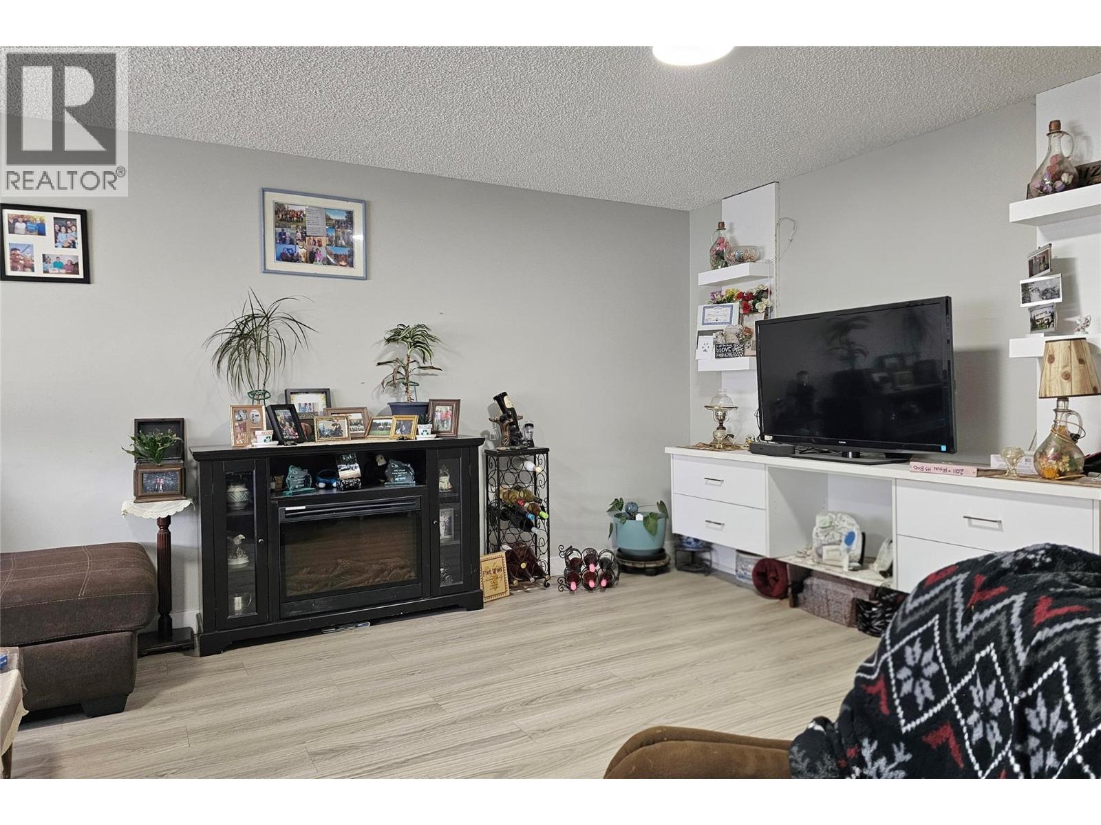 1635-1637 Findlay Road - 28