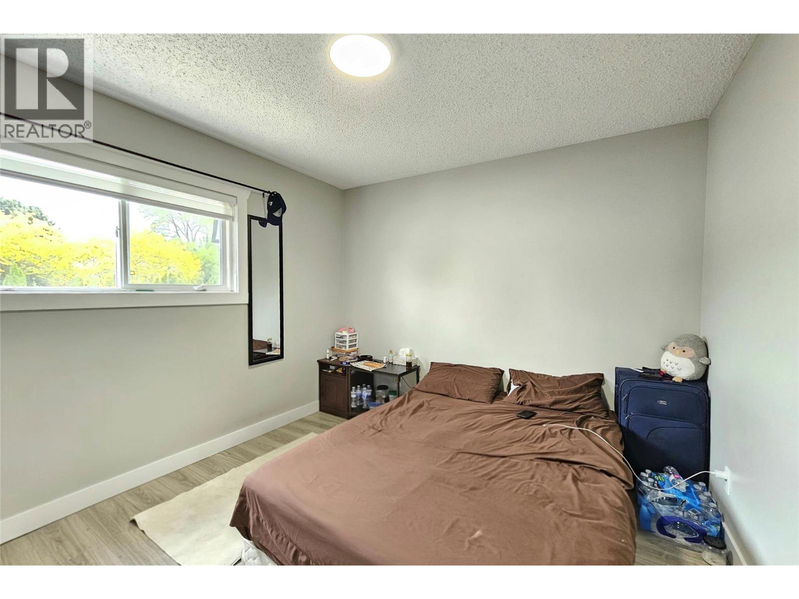 1635-1637 Findlay Road - 12