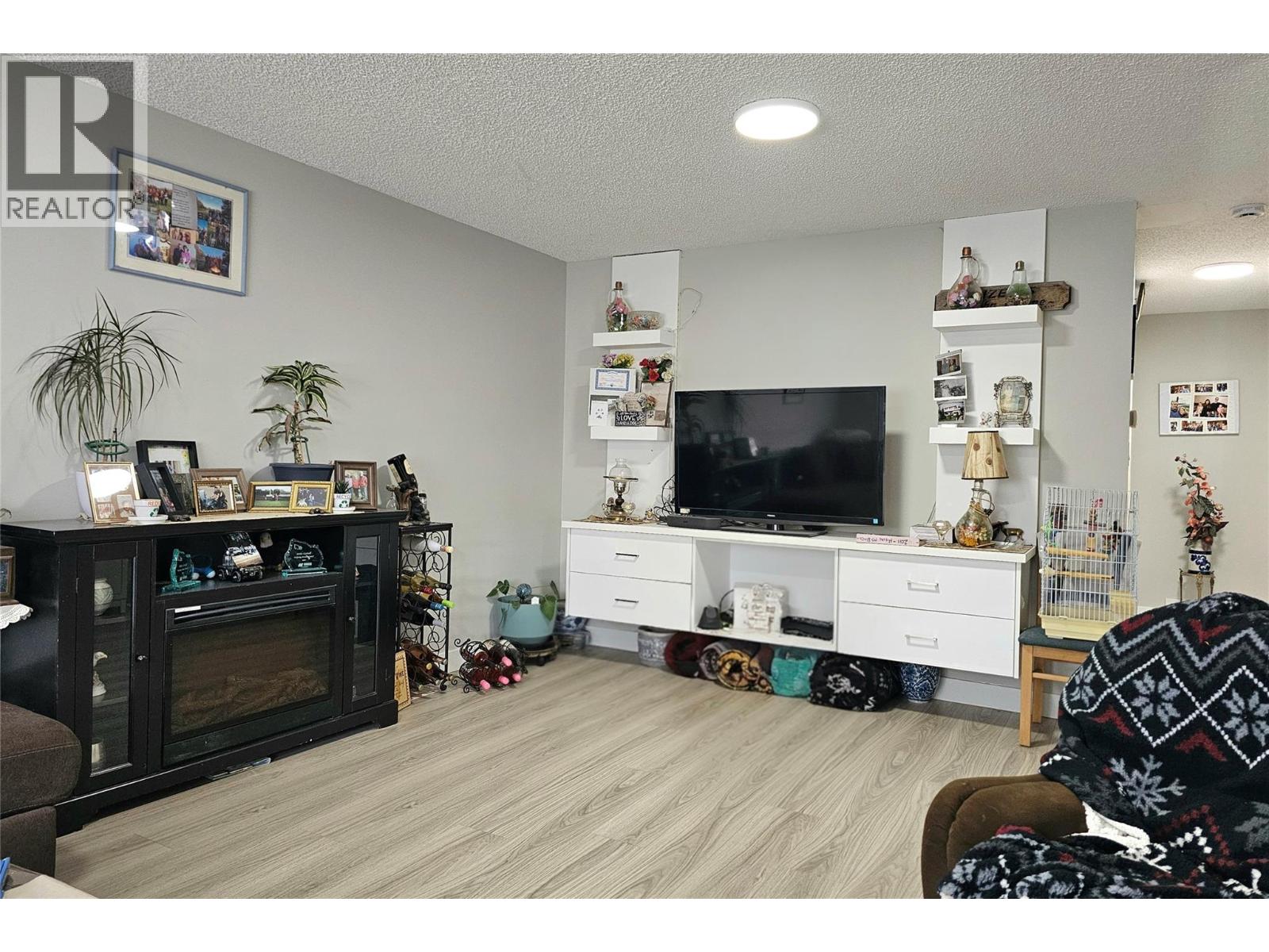 1635-1637 Findlay Road - 25