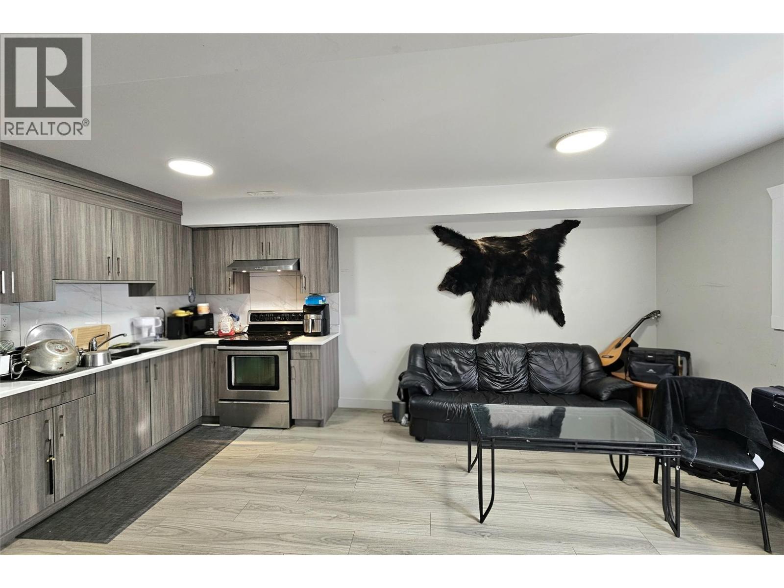 1635-1637 Findlay Road - 40