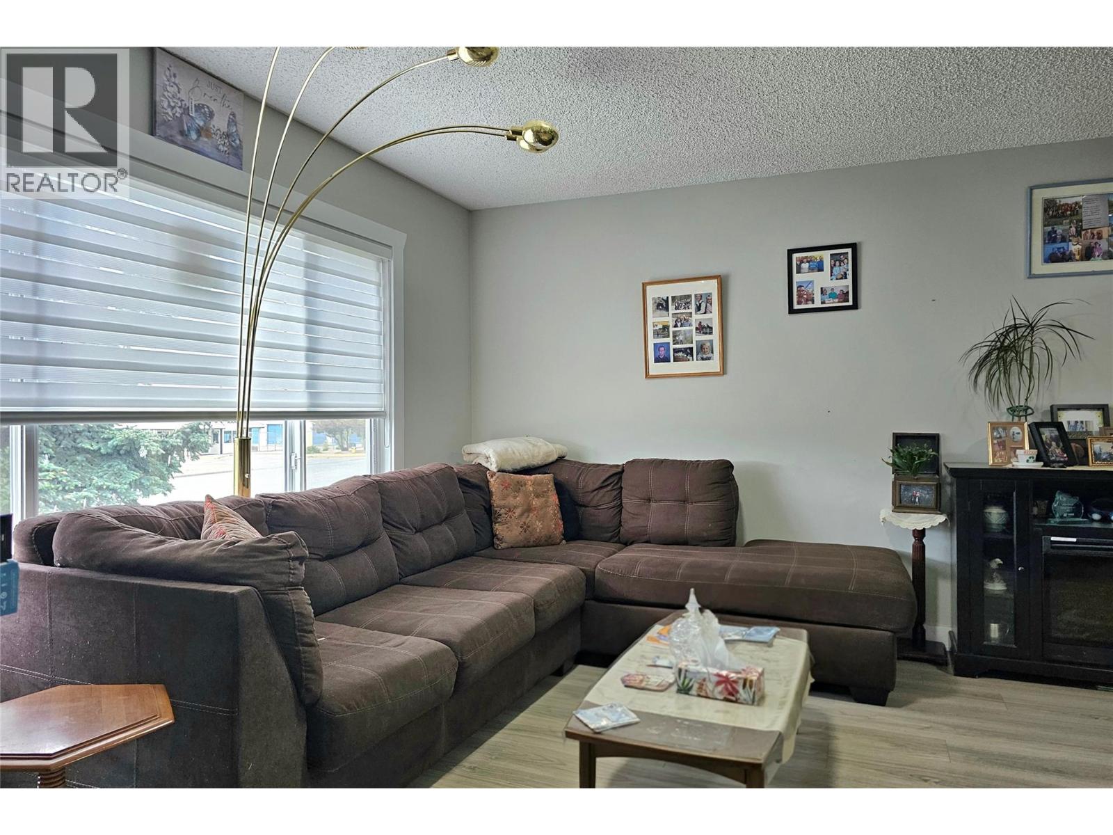 1635-1637 Findlay Road - 24