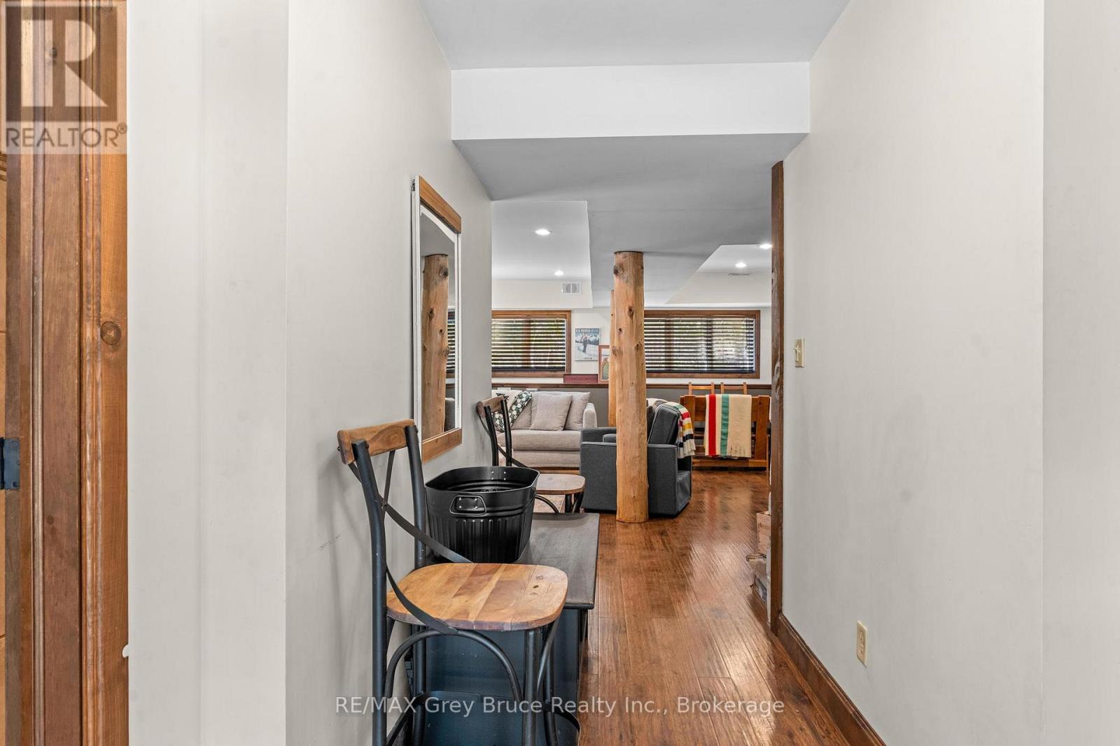 1535 15 SIDE ROAD - 15