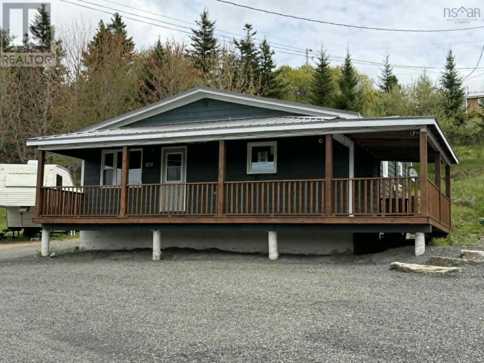 1011 East Margaree Road - 2