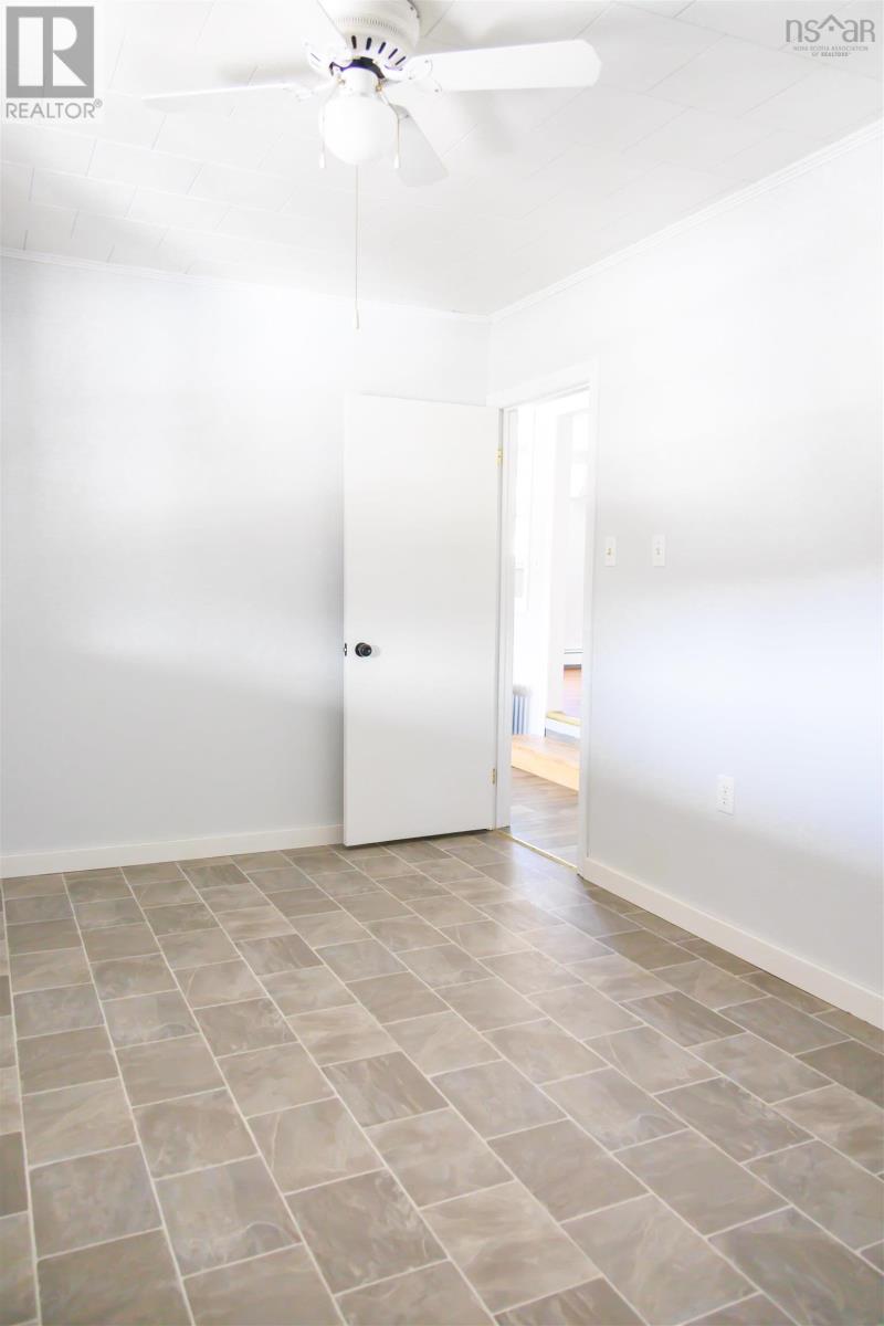 1011 East Margaree Road - 27