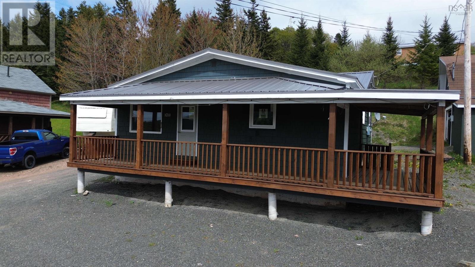 1011 East Margaree Road - 3