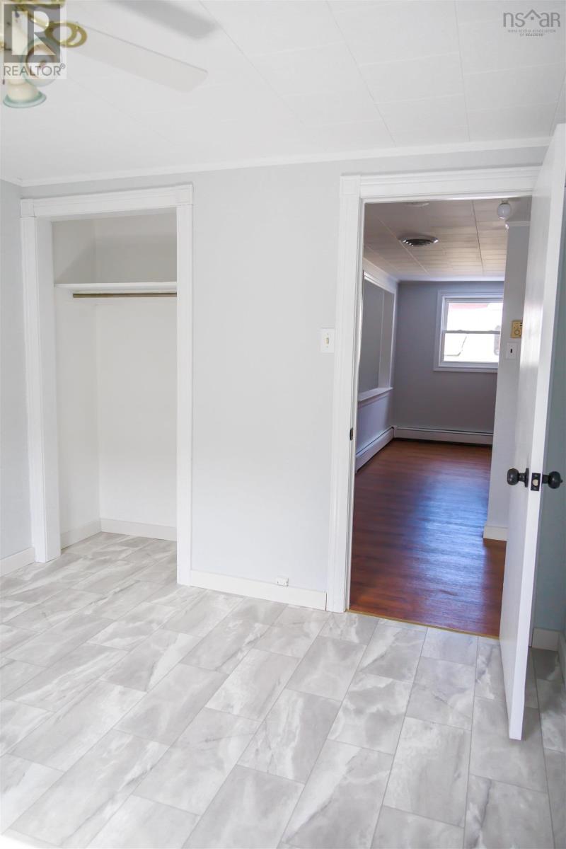 1011 East Margaree Road - 33