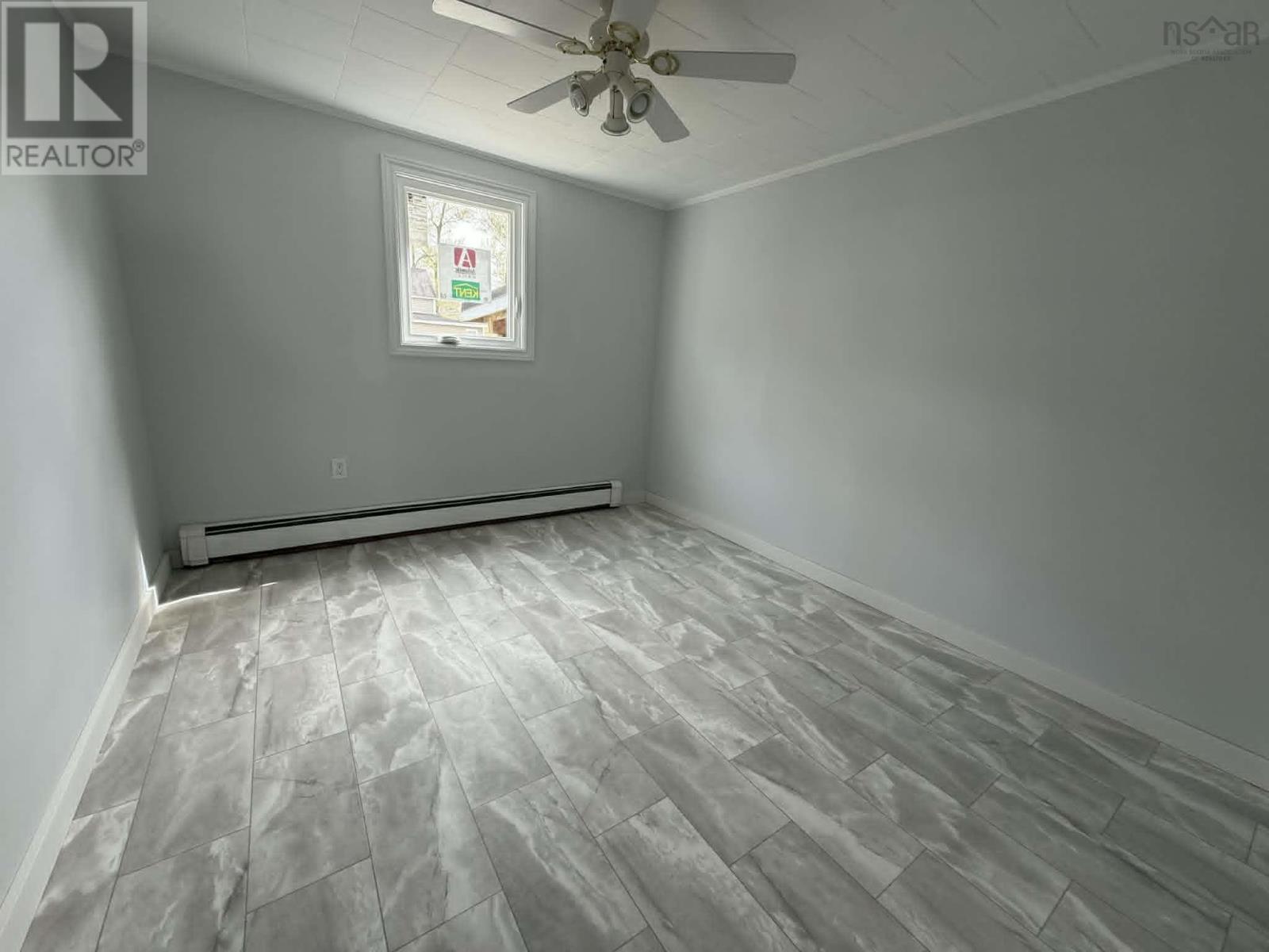 1011 East Margaree Road - 32