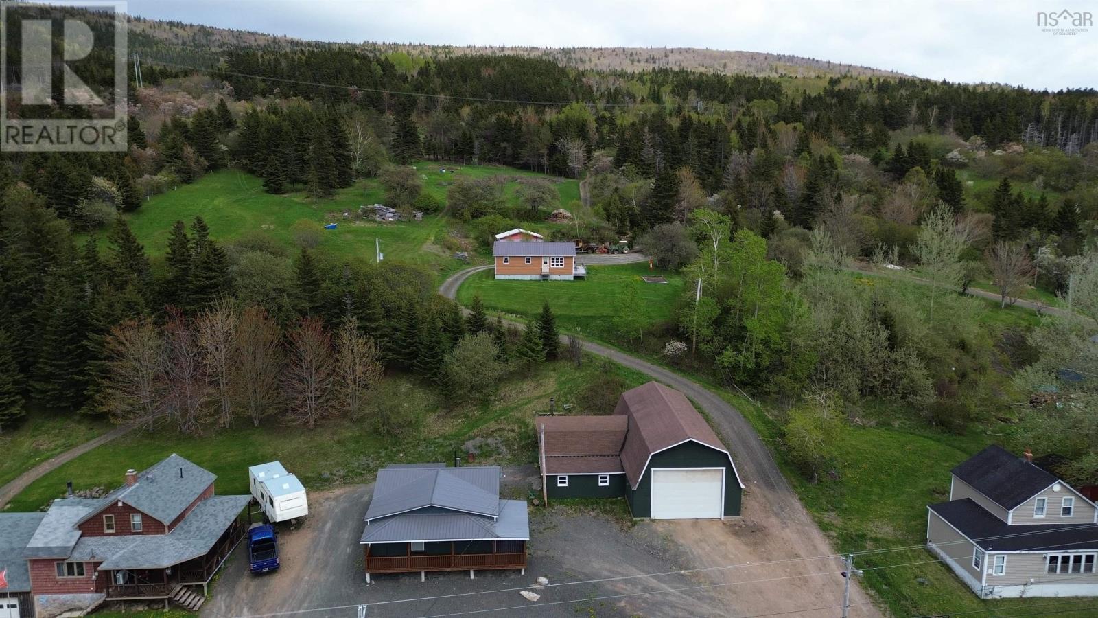 1011 East Margaree Road - 5