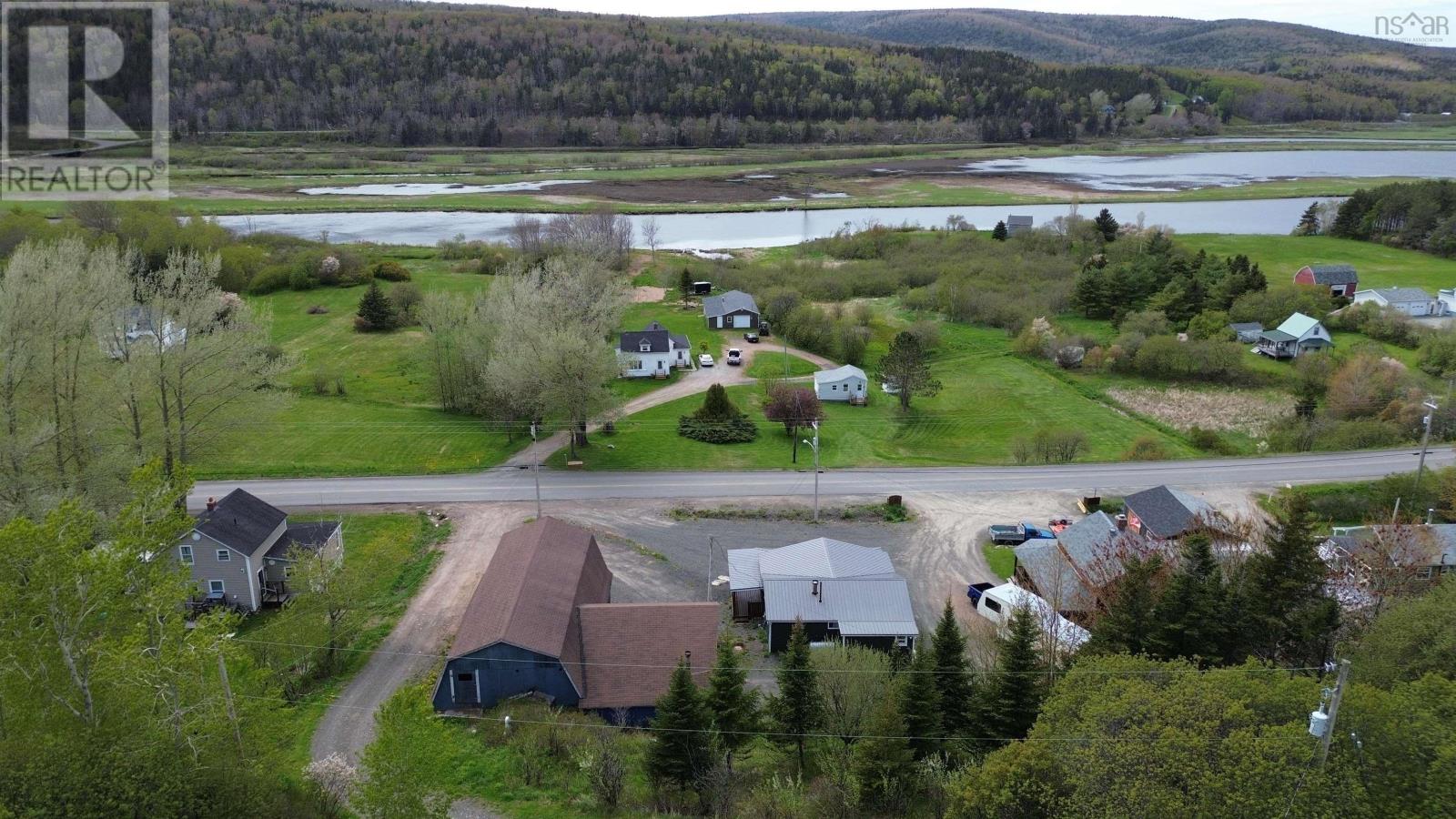 1011 East Margaree Road - 6