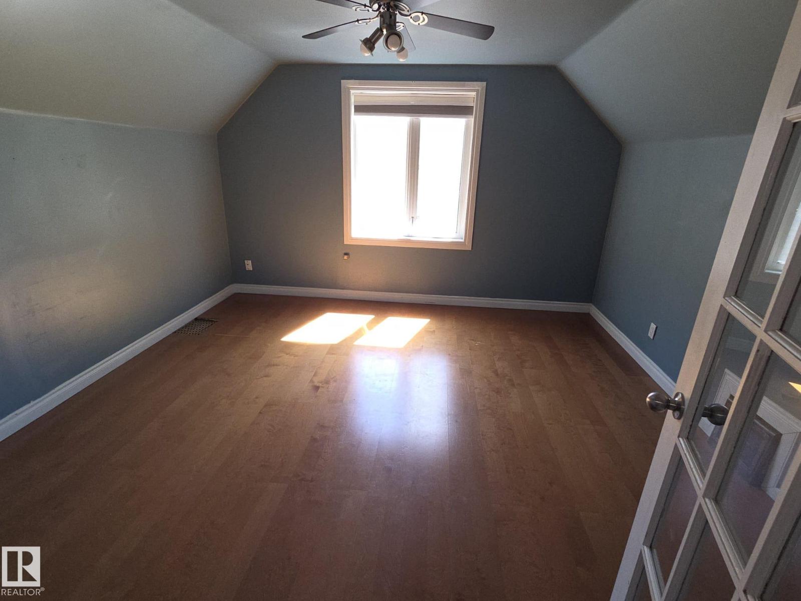 12418 93 ST NW - 17