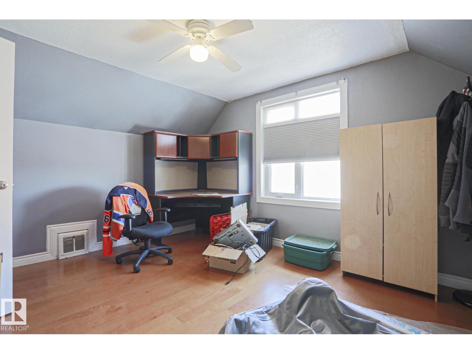 12418 93 ST NW - 19