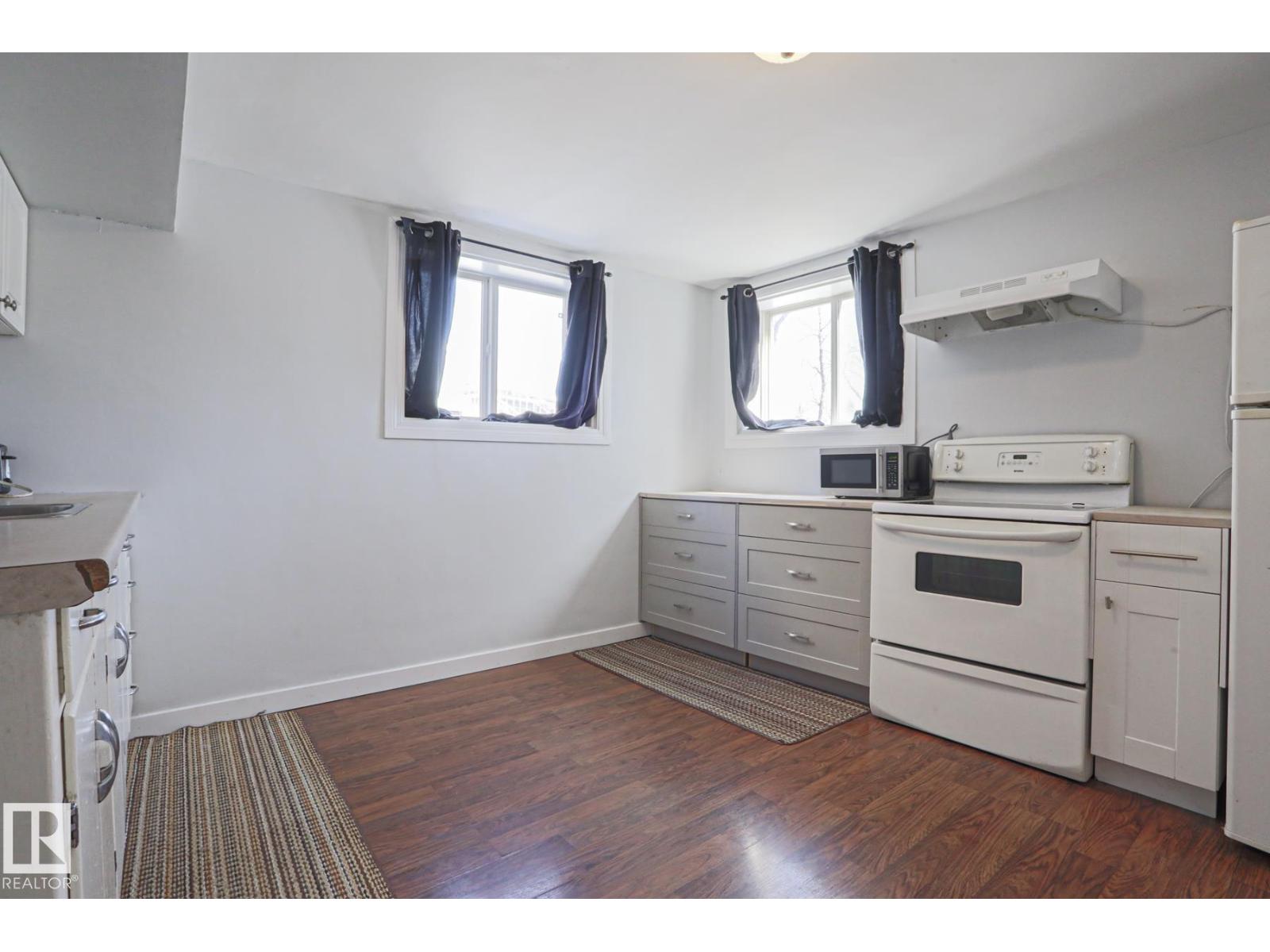 12418 93 ST NW - 23