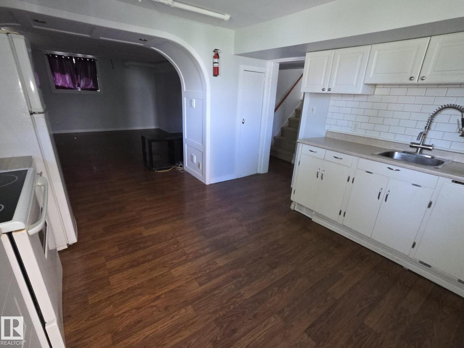 12418 93 ST NW - 25