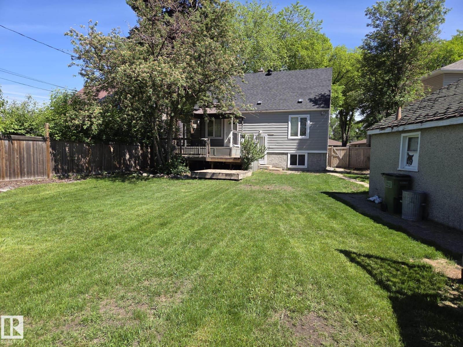 12418 93 ST NW - 35