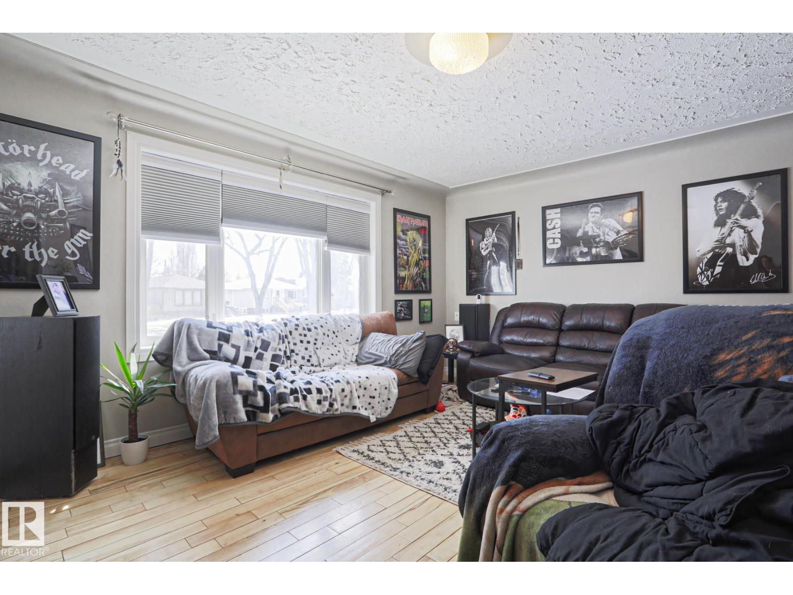 12418 93 ST NW - 3