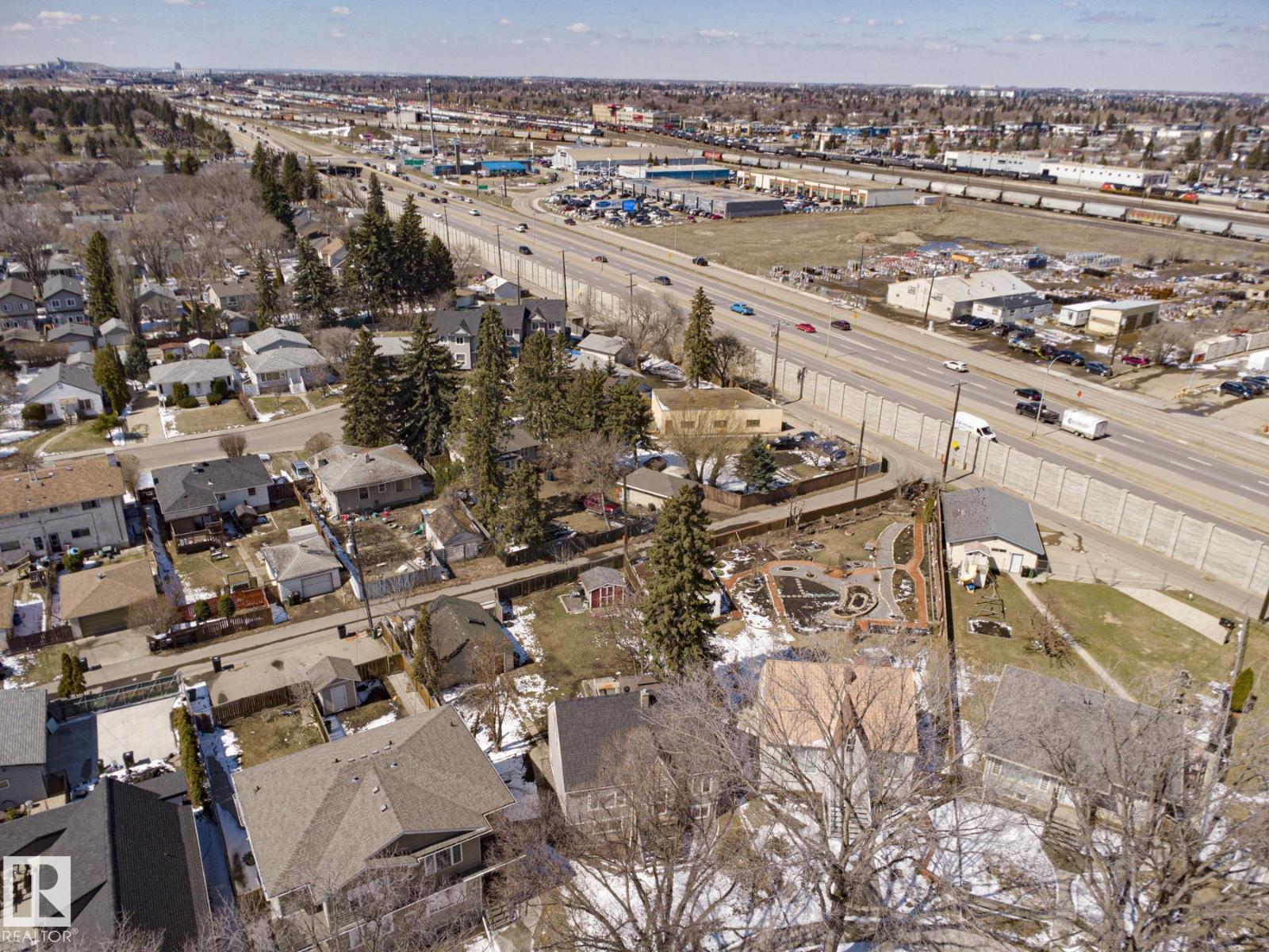 12418 93 ST NW - 44