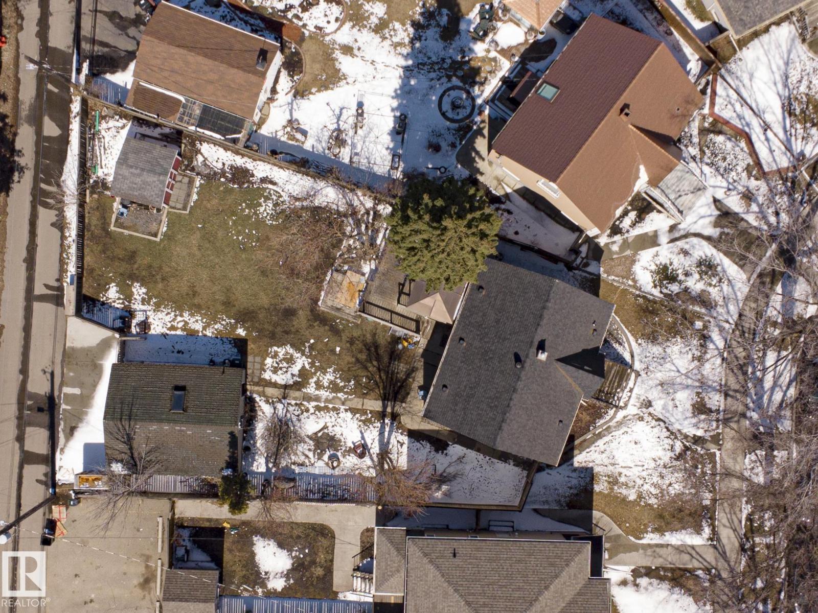 12418 93 ST NW - 52