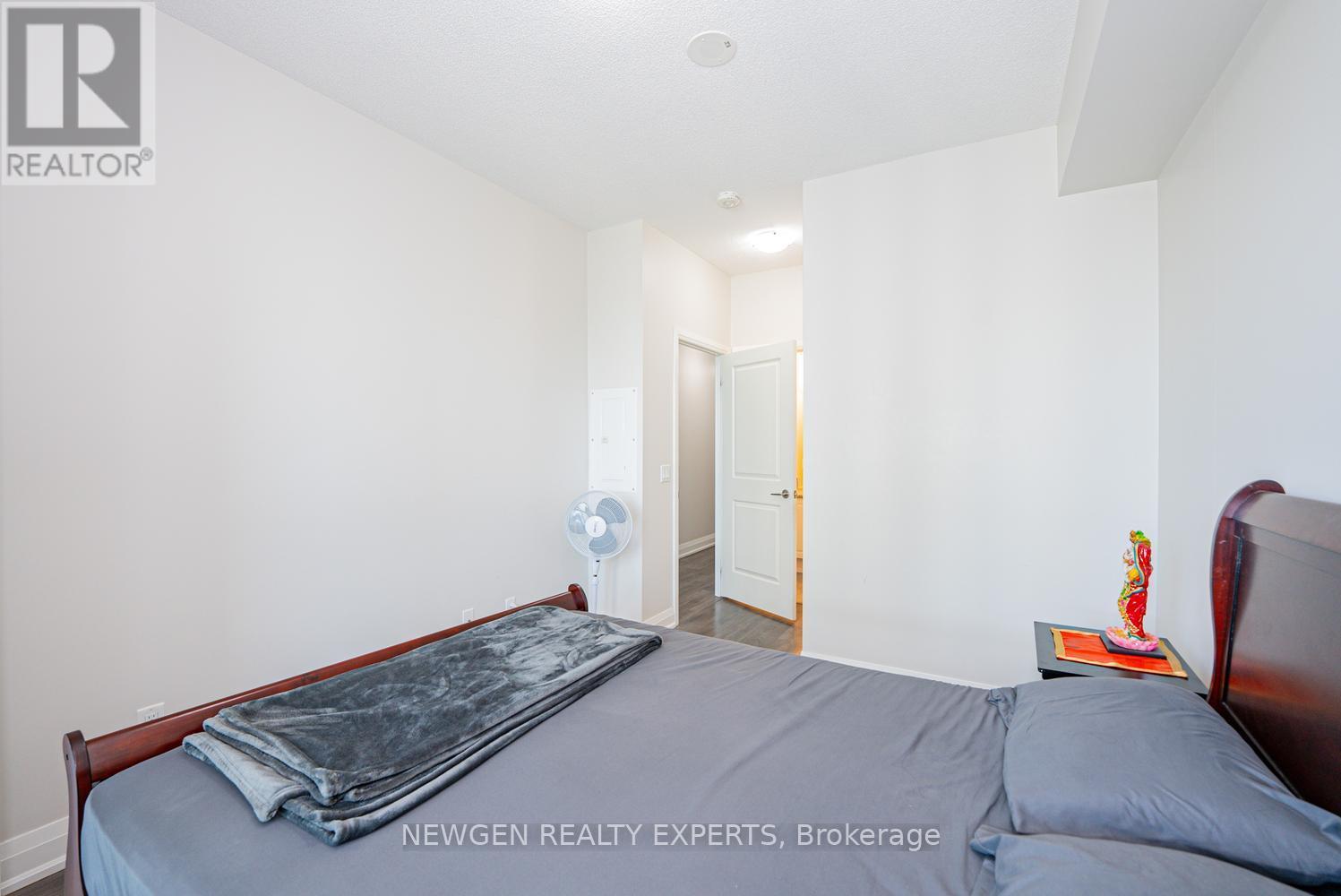 #808 65 YORKLAND BOULEVARD - 27