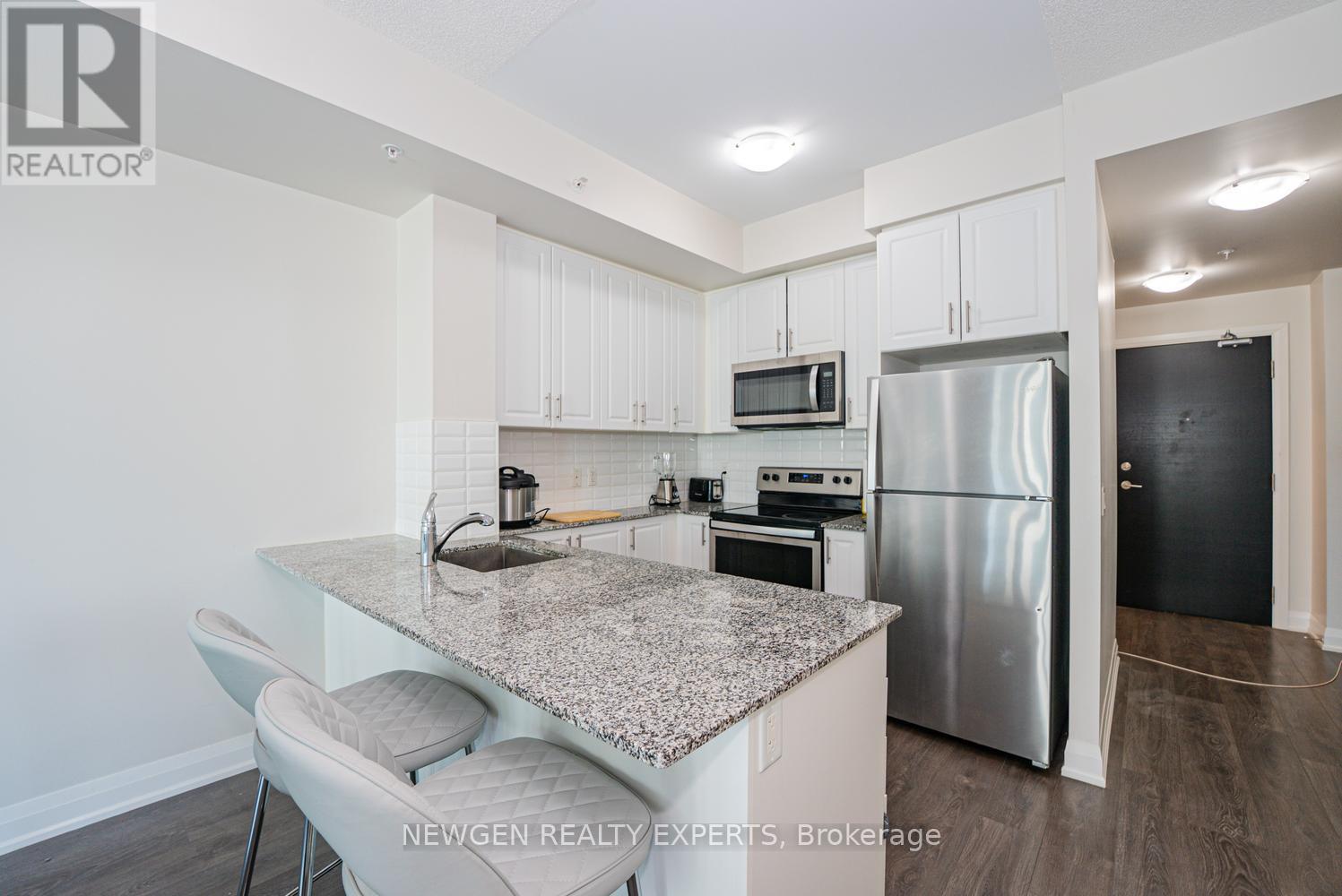 #808 65 YORKLAND BOULEVARD - 18