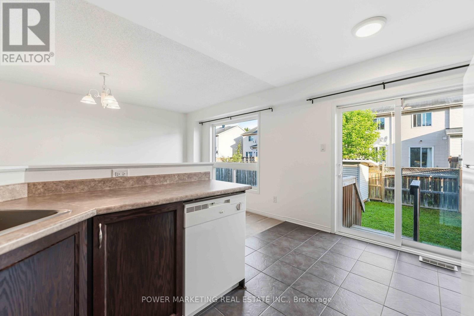 3 Bed, 3 Bath House for Sale in Ottawa – 326 APPLECROSS CRESCENT, Ottawa – MLS# X13442430 - Image 17