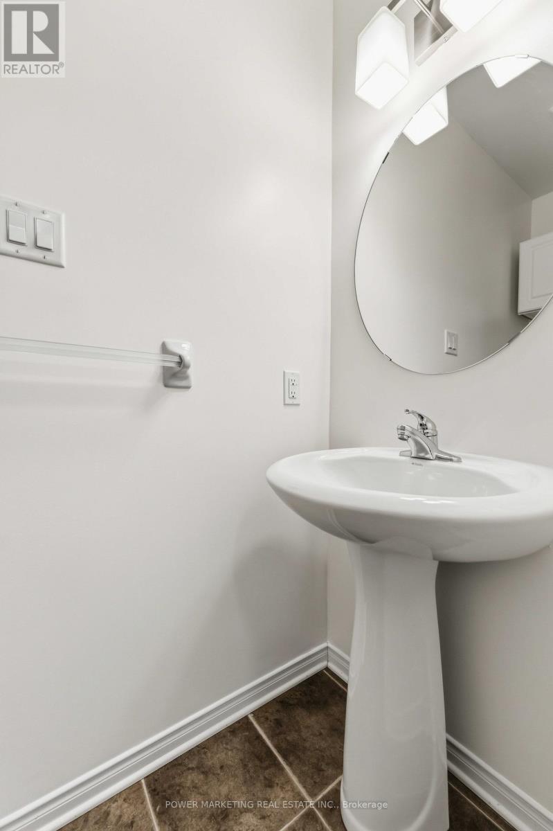 3 Bed, 3 Bath House for Sale in Ottawa – 326 APPLECROSS CRESCENT, Ottawa – MLS# X13442430 - Image 18