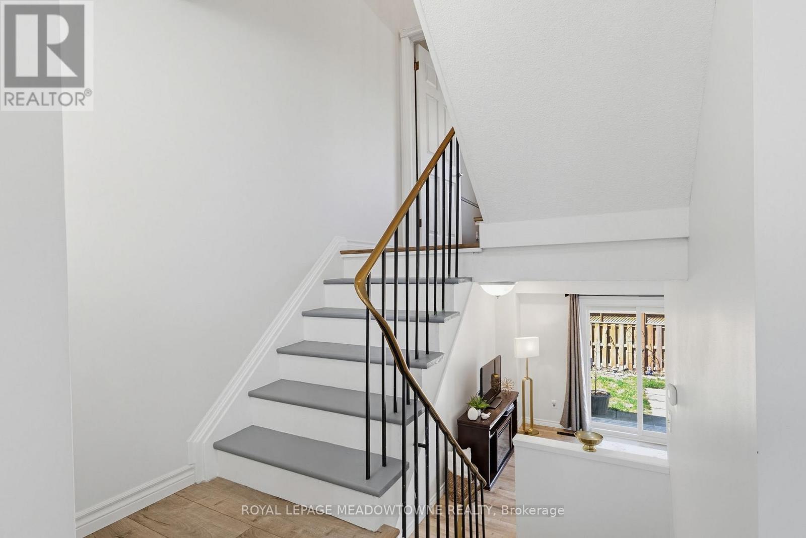 #43 235 BRONTE STREET - 11